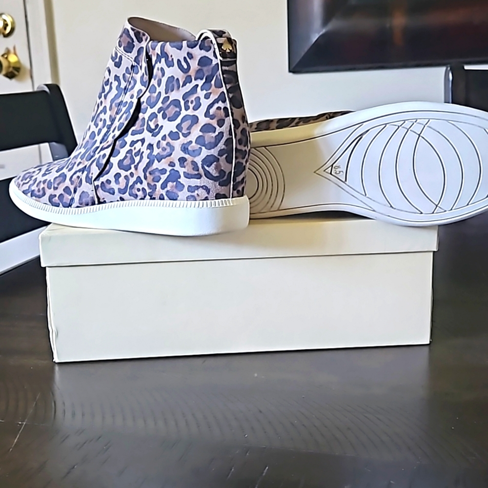 Wedge shoes